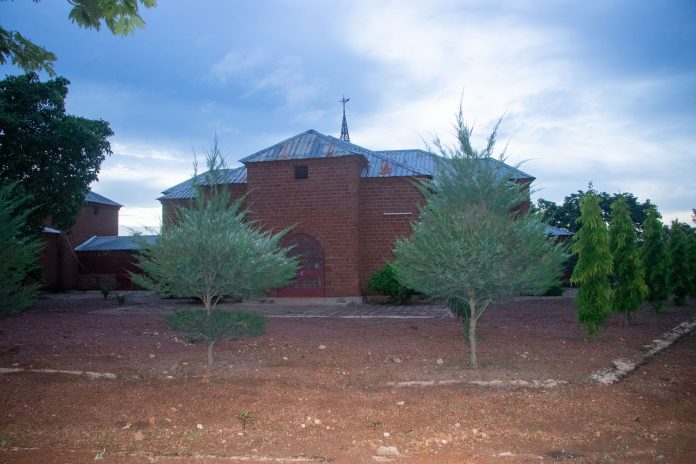 Burkina : au moins quinze fidèles tués dans une « attaque terroriste » contre une église