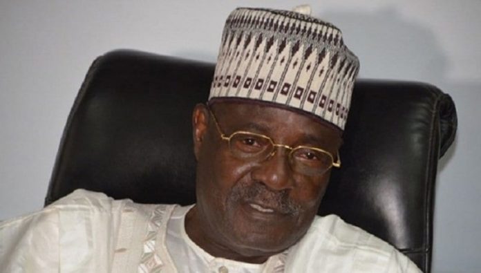 Sérail : Cavaye Yeguie en mauvaise posture.