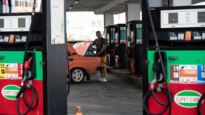 Cuba: le prix du carburant augmentera finalement de 500% au 1er mars