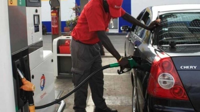 Vie chère: une nouvelle hausse du prix du carburant à la pompe inquiète les automobilistes