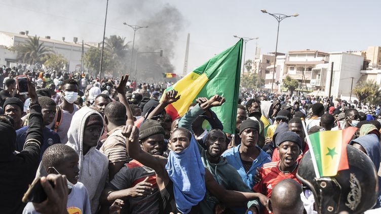 Sénégal: Dakarois appelés à manifester, Magazine Pages Jaunes