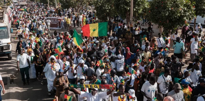 Sénégal: un front commun appelle à manifester pour une présidentielle avant le 2 avril