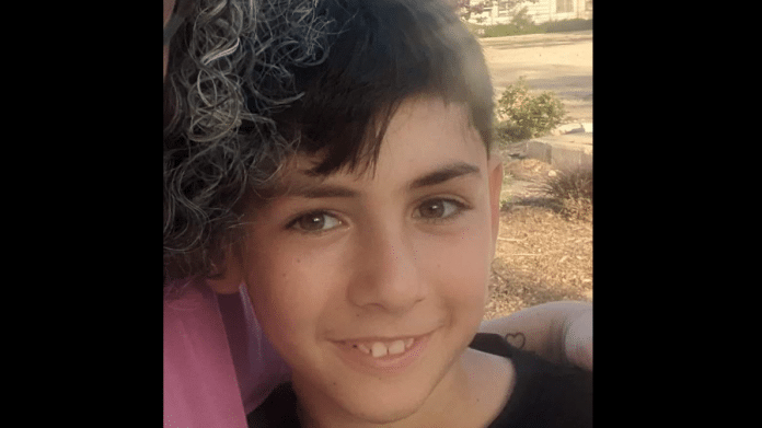 Battu, menacé, seul dans Gaza : le calvaire d’un otage de 12 ans raconté par sa mère