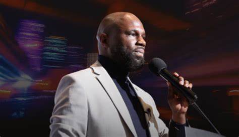 Visé par une procédure de déchéance de nationalité, Kemi Seba interdit de conférence en France