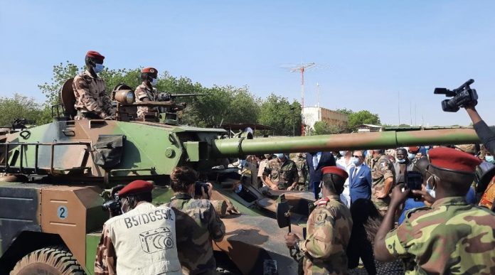 L’armée française restera au Tchad, affirme l’envoyé de Macron en Afrique