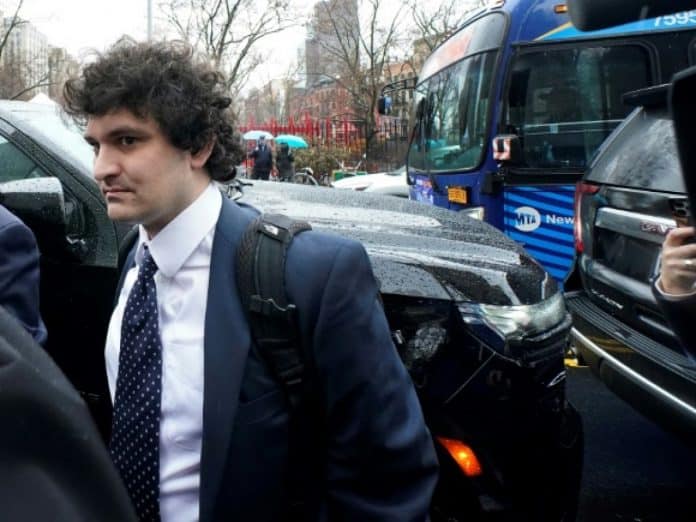 L’ex-pape des cryptomonnaies Sam Bankman-Fried condamné à 25 ans de prison