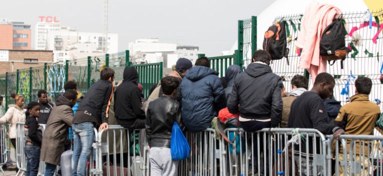 Asile : Plus d’un million de demandes en Europe, Magazine Paes Jaunes