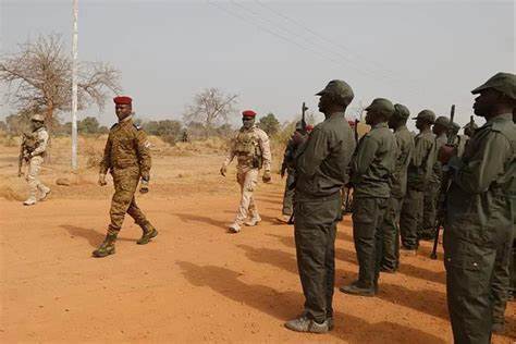 Attaques meurtrières massives au Burkina, 170 morts en un jour