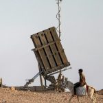 L’armée israélienne promet “une riposte”