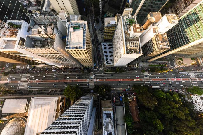 Le FMI se montre plus optimiste pour l’économie mondiale cette année