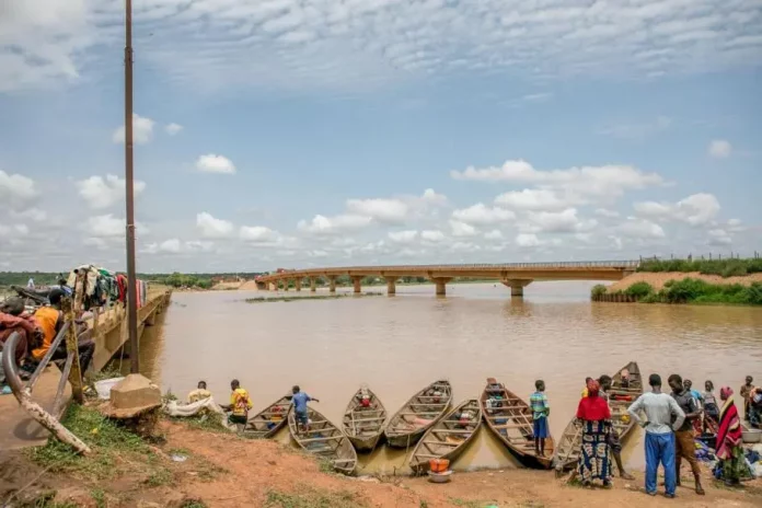 Le Bénin bloque la circulation vers le Niger via le fleuve frontalier
