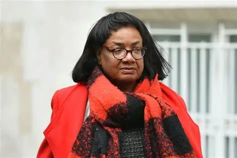 Elections britanniques: une figure du Labour finalement autorisée à se présenter