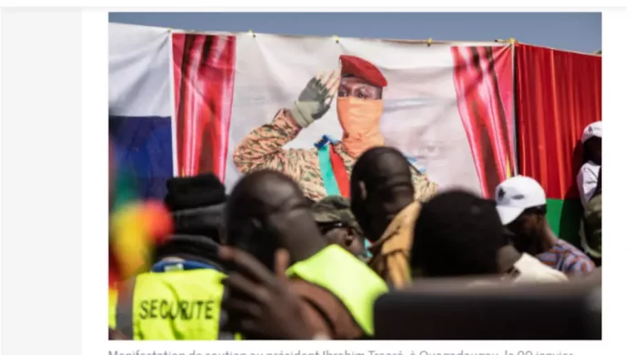 Burkina: rassemblement de soutien à la transition après des tirs près de la présidence