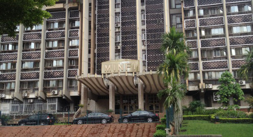 Des agents de la direction générale des impôts poursuivis pour corruption en France