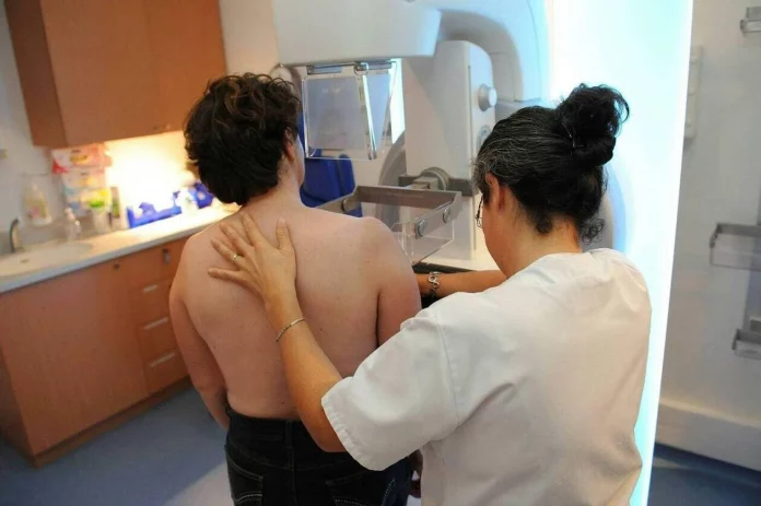 Après un cancer du sein, la qualité de vie se détériore davantage chez les plus défavorisées