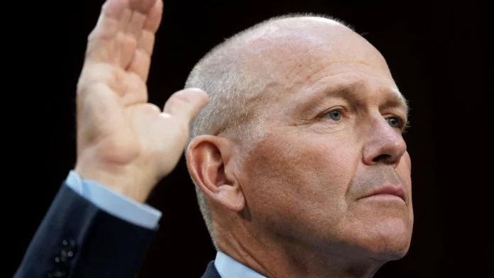 Le patron de Boeing admet la « gravité » de la situation devant une commission du Sénat