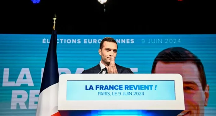 Européennes: Bardella triomphe et appelle Macron à dissoudre l’Assemblée