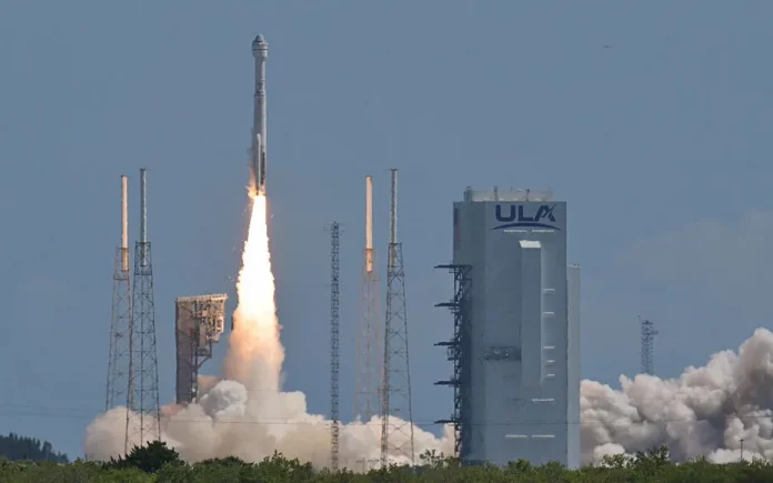 Le vaisseau Starliner de Boeing a enfin décollé avec ses premiers astronautes vers l’ISS