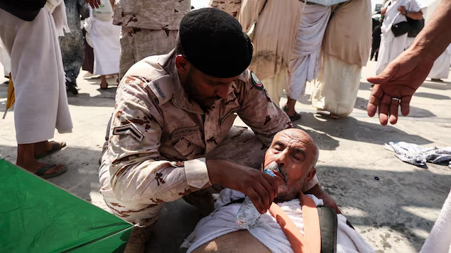 Arabie: des proches recherchent des fidèles disparus, plus de 900 morts lors du Hajj