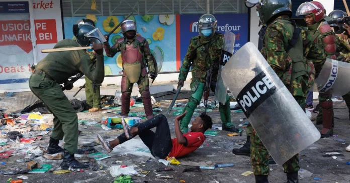 Kenya: Ruto promet de réprimer « l’anarchie » après les manifestations meurtrières