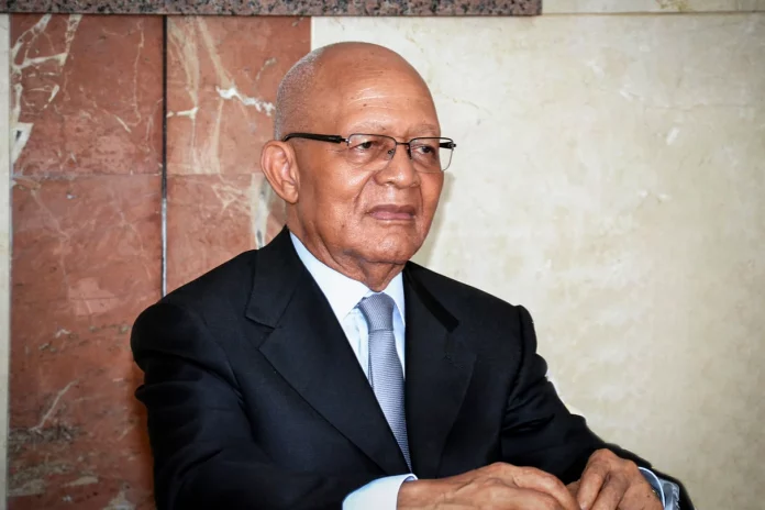 SNH : Adolphe Moudiki encore et toujours