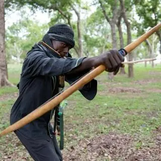 Au Tchad, les arcs et sagaies des villageois pour lutter contre les enlèvements