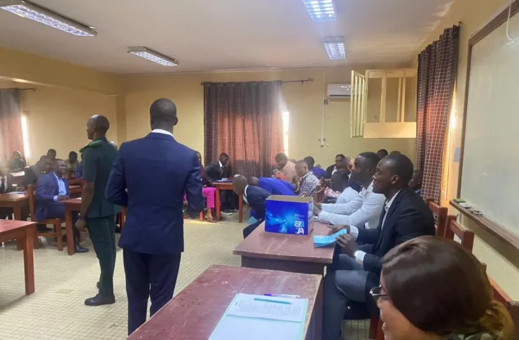 Un candidat non inscrit