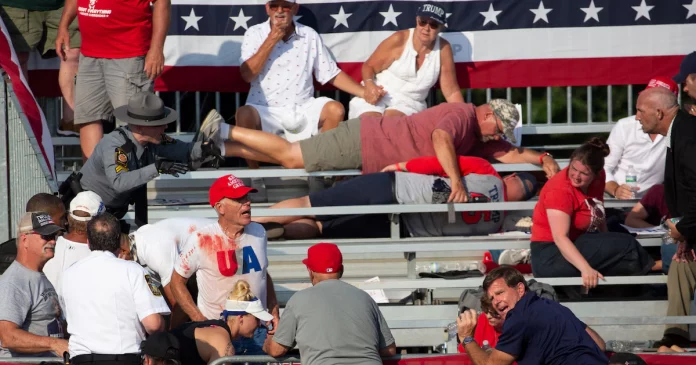 Au meeting de Trump, panique et prières quand les tirs retentissent