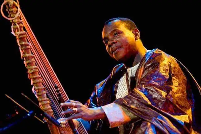 Mali: décès du musicien Toumani Diabaté, un « maître de la kora »