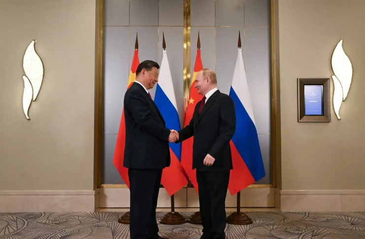 un ordre mondial "multipolaire": Un défi à l'unilatéralisme américain