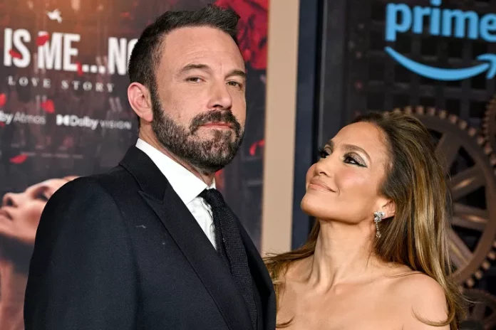 Jennifer Lopez demande le divorce à Ben Affleck (médias)