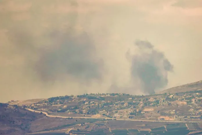 Les appels à quitter le Liban se multiplient, efforts diplomatiques pour parer à une escalade militaire