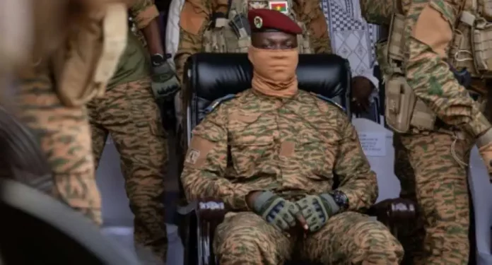 Le régime militaire au Burkina Faso viole les droits des magistrats