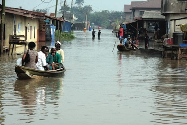 Au Niger, la capitale Niamey encerclée par les eaux