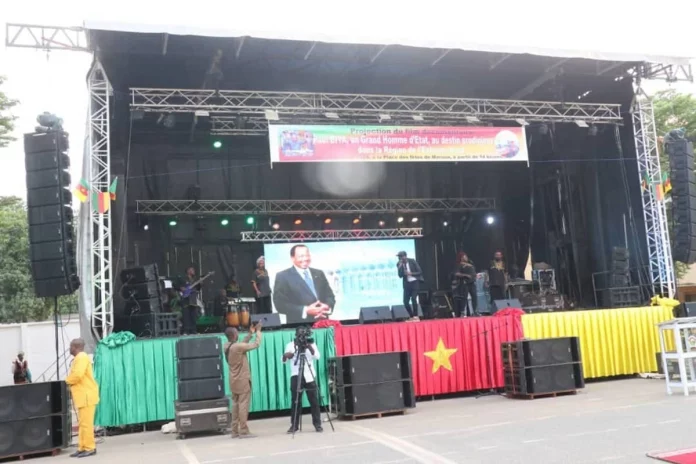 Présidentielle 2025 : Paul Biya en campagne à Douala