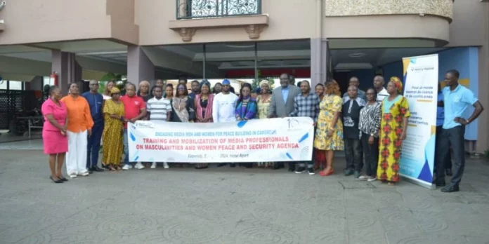 Construction de la paix : les journalistes dans la formation