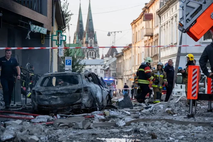 Ukraine: frappe russe meurtrière à Lviv, remaniement ministériel d’ampleur