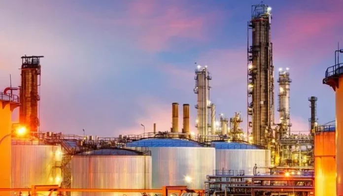 Les Nigérians épuisés par les pénuries et la hausse du prix de l’essence