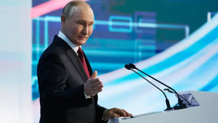 Le changement de doctrine nucléaire russe, un « signal » destiné aux Occidentaux (Kremlin)