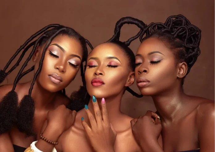 La Révolution de la Beauté Noire : Comment les Marques Cosmétiques s’adaptent