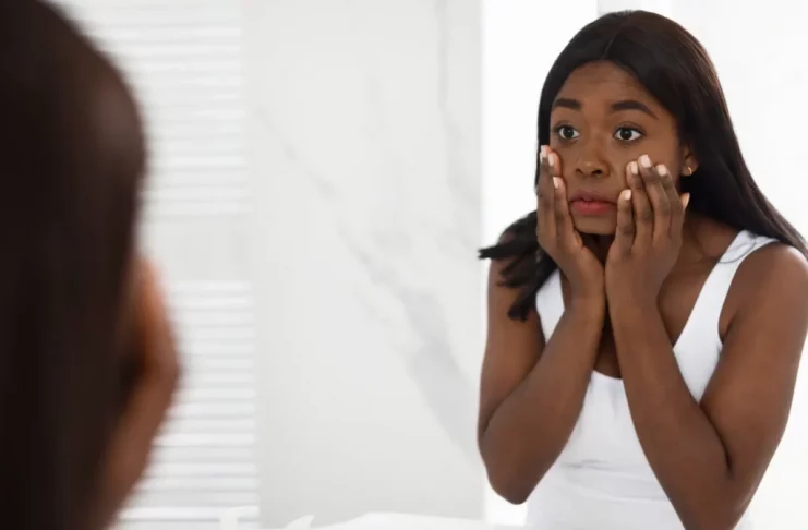 Les poches sous les yeux