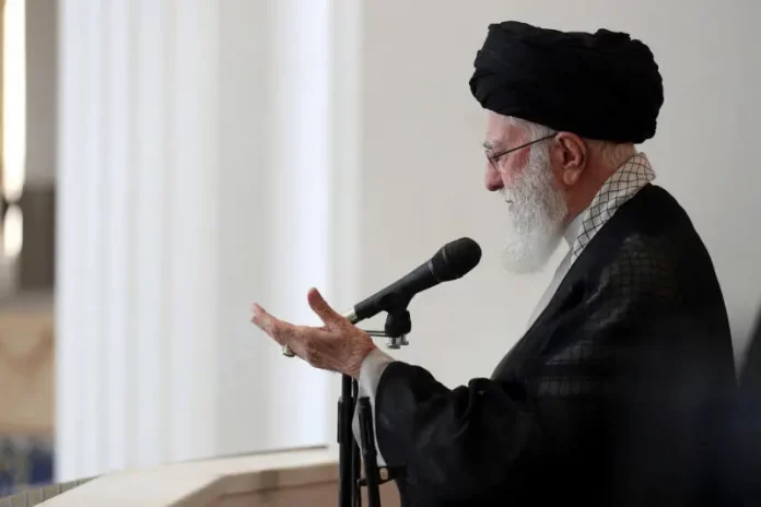 Iran: rare prise de parole vendredi de l’ayatollah Khamenei après l’attaque contre Israël