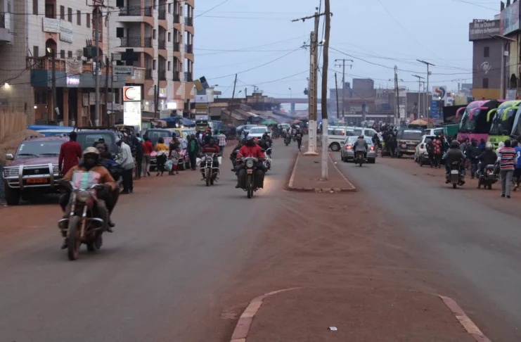 Cinq membres d'une famille