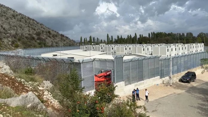 Migrants: les principales mesures de l’accord controversé entre l’Albanie et l’Italie