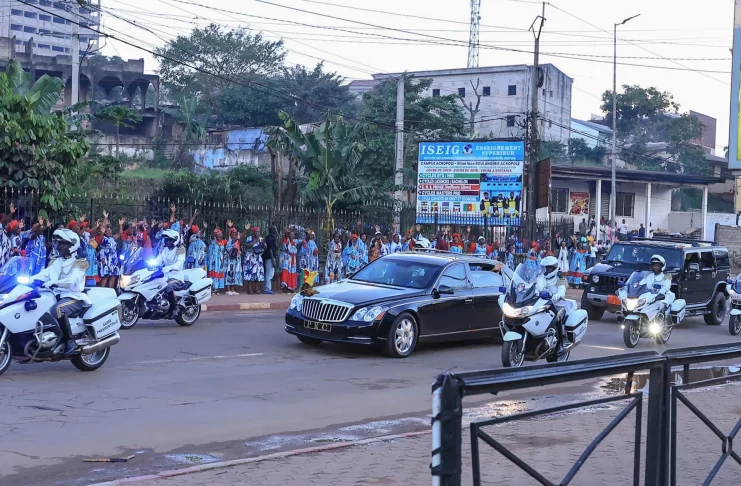 Soulagement et Réactions Contrastées au Retour de Paul Biya