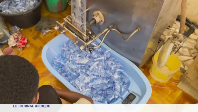 Deux usines clandestines de production d’eau en sachets démantelées à Bafoussam