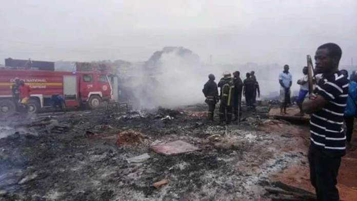Incendie : Plusieurs magasins Niki consumés au marché central de Yaoundé