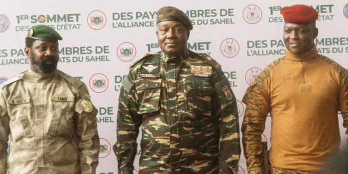 Entre Paris et les juntes du Sahel, une diplomatie presque gelée