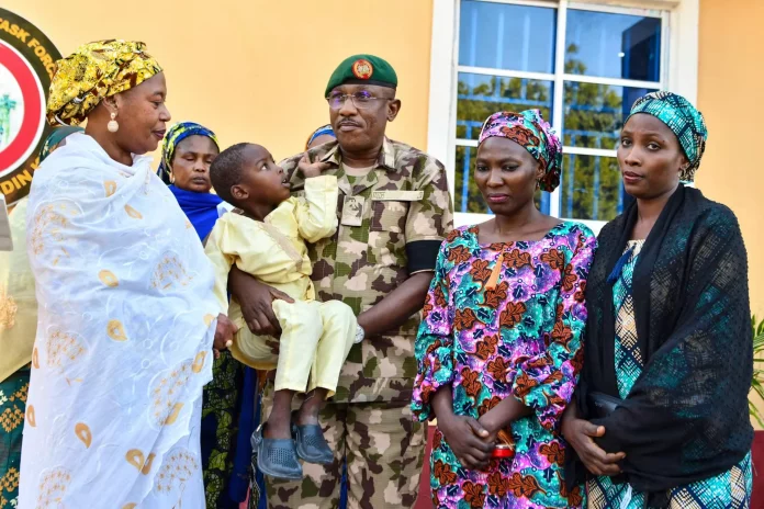 Nigeria: une infirmière de l’Unicef s’échappe après six ans de captivité chez les jihadistes (armée)