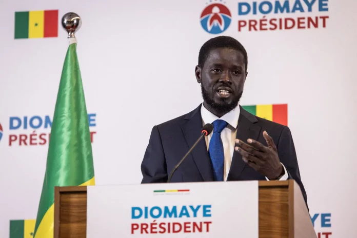 La France va devoir fermer ses bases au Sénégal, dit le président sénégalais à l’AFP